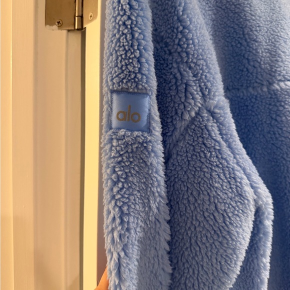 Alo - Baby Blue Sherpa Jacket - S - Picture 3 of 6